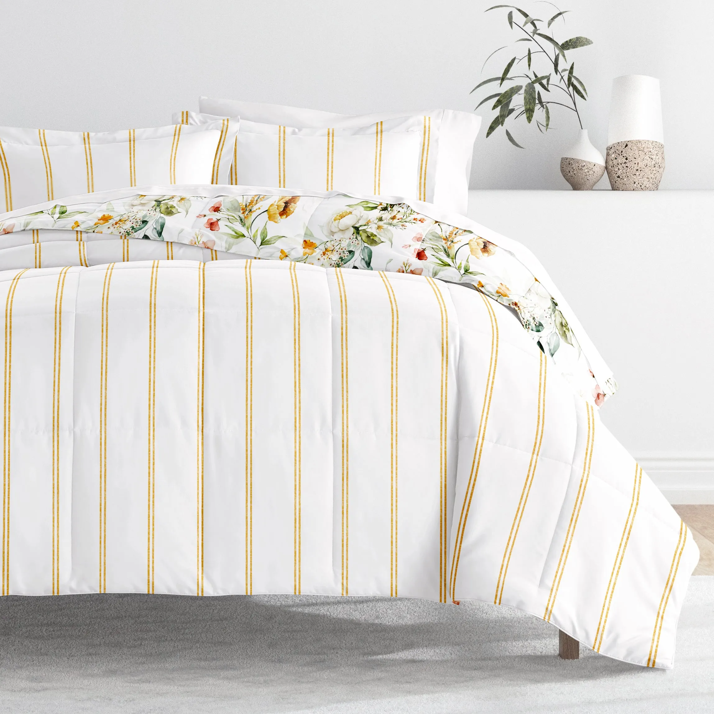 Chintz Floral Reversible Down-Alternative Comforter Set