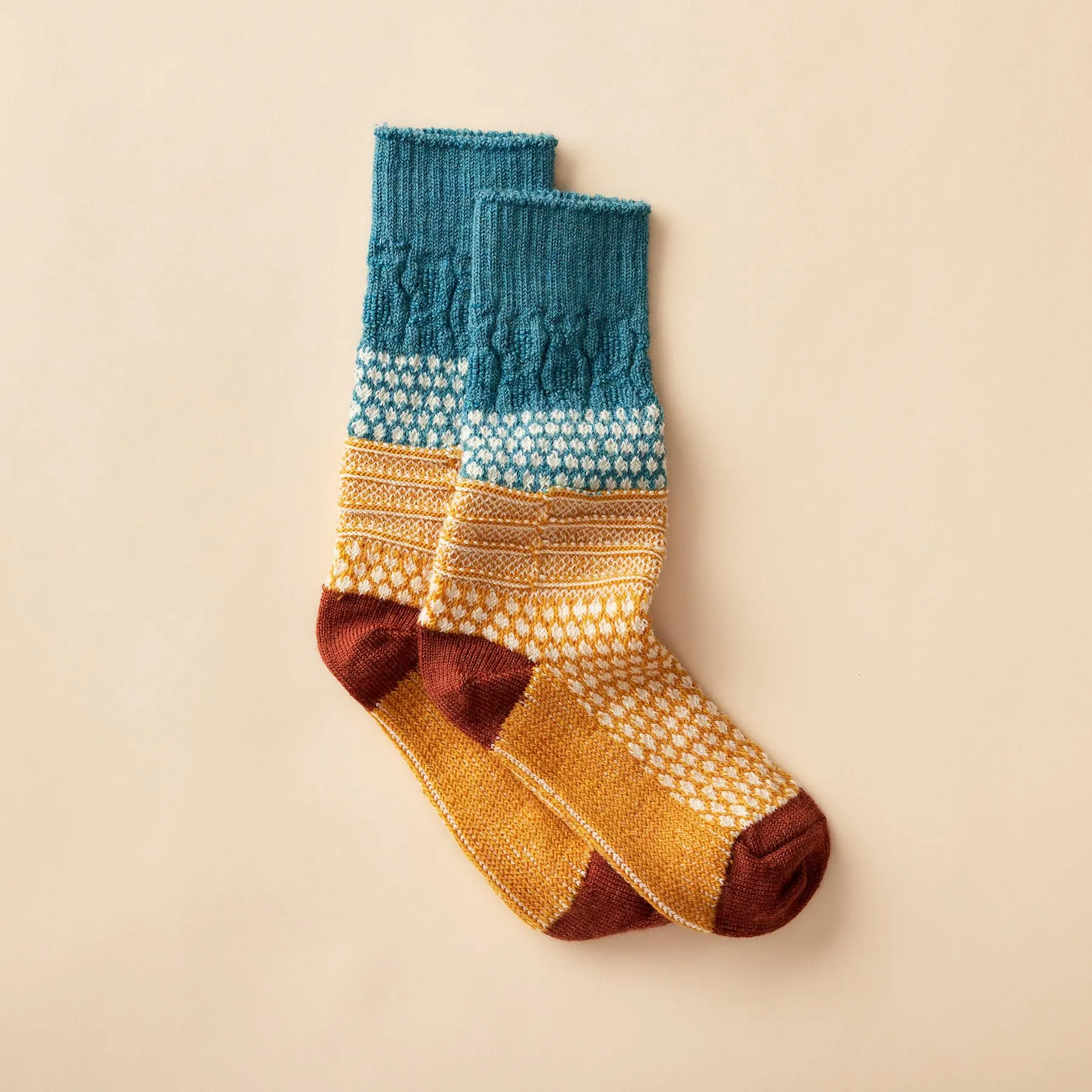 Popcorn Cable Crew Socks